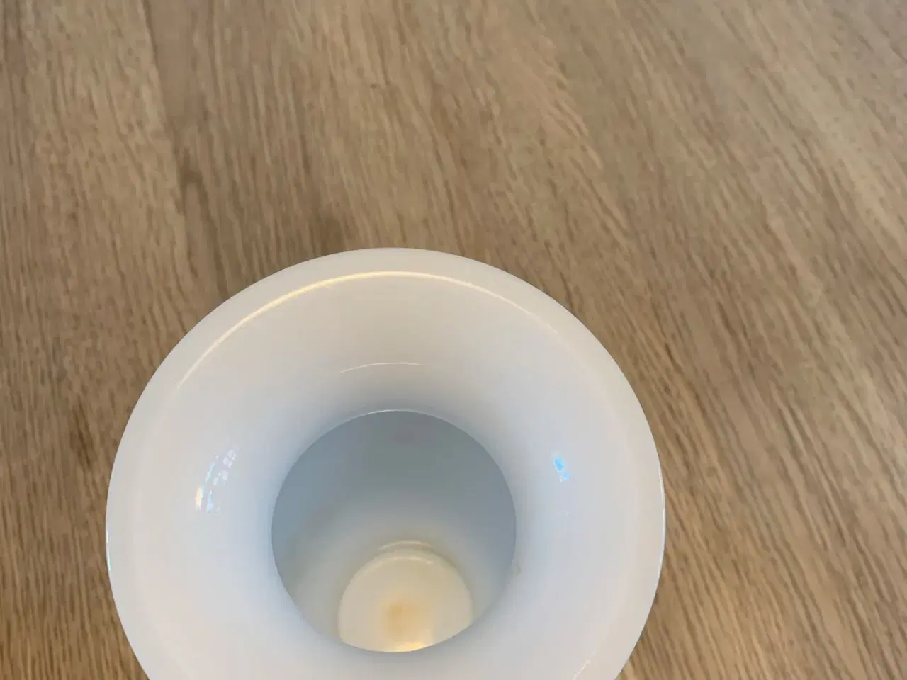 Billede 2 - Hvid opalglas Amfora Holmegaard vase