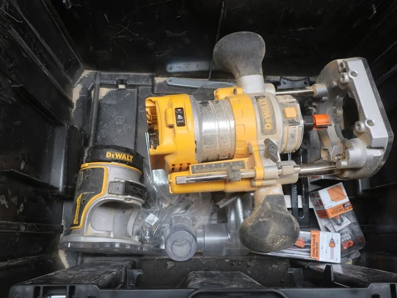 Billede 1 - Overfræser DEWALT DCW600