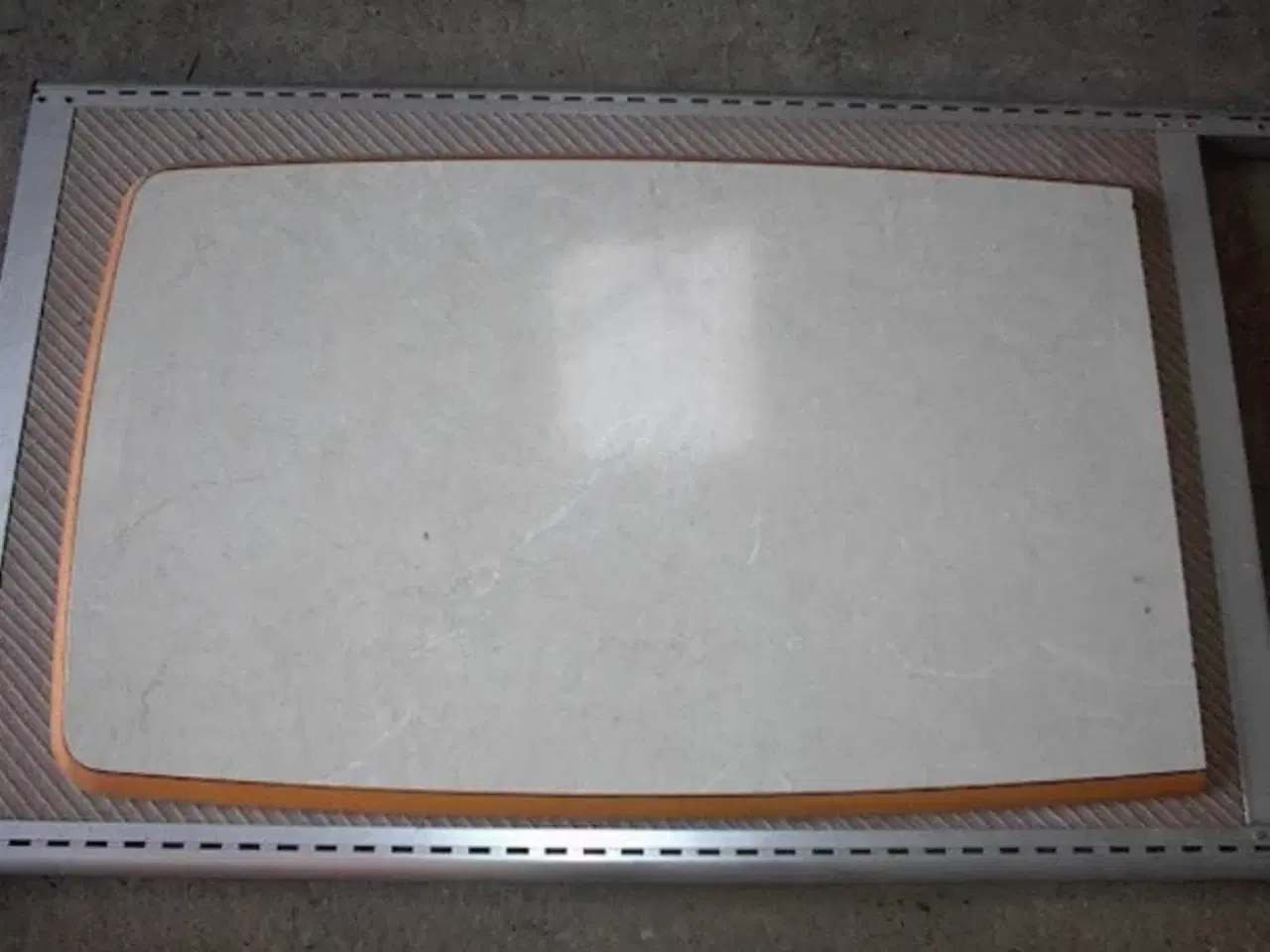 Billede 1 - Bordplade Væghængt.