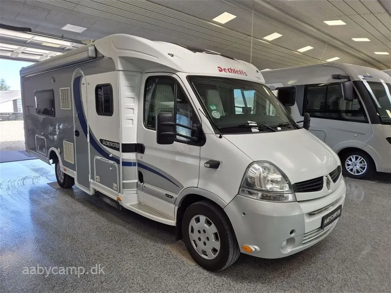Billede 1 - 2011 - RENAULT Master Markise. cykelstativ. Lithium Batteri. gulvvarme. tv. Kun 54,000 Km!!! Sælges kun til CVR!!