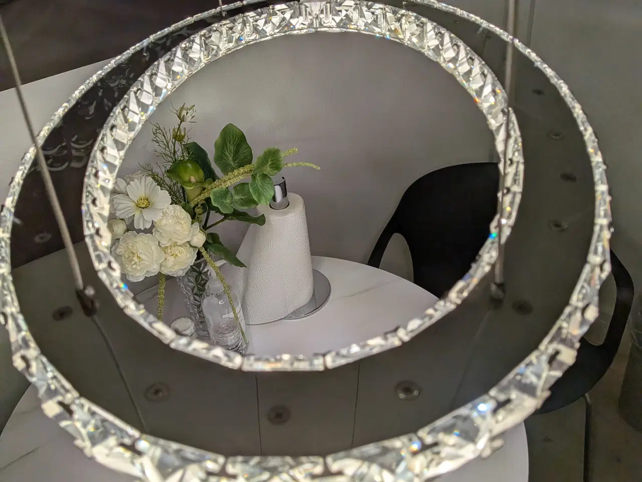 Billede 1 - Smuk oval krystal-pendel med integreret LED