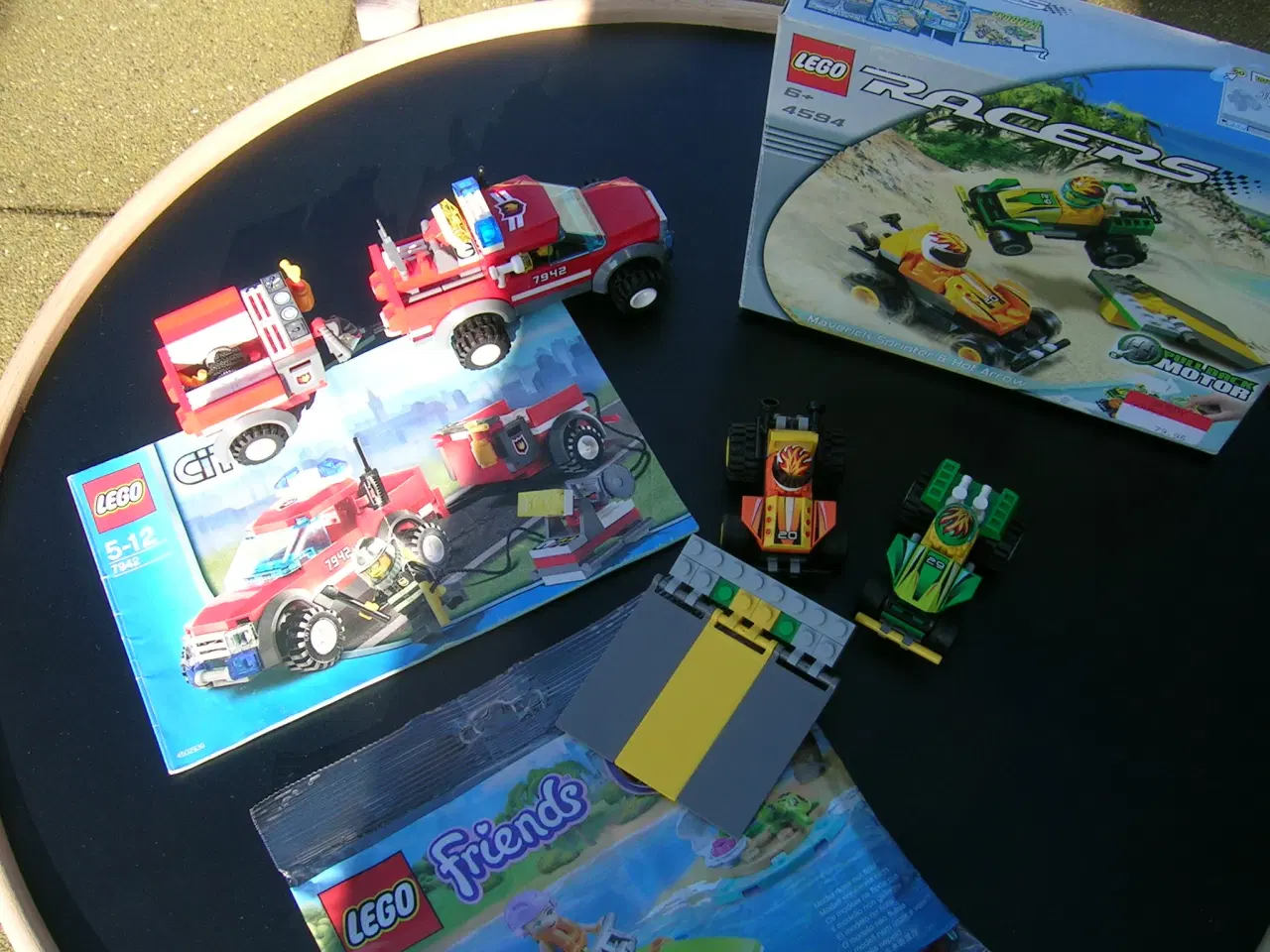 Billede 2 - Lego CITY 7942 + 2 racebiler