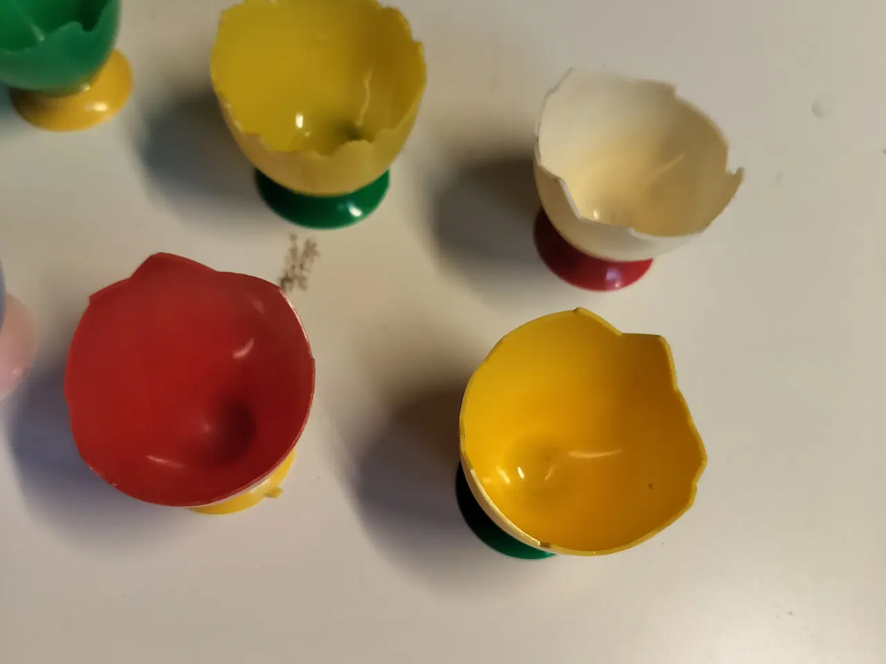 Billede 2 - 8 stk retro halve påske æggeskaller af plast