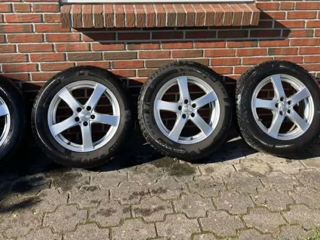 Billede 1 - Vinterdæk med fælge