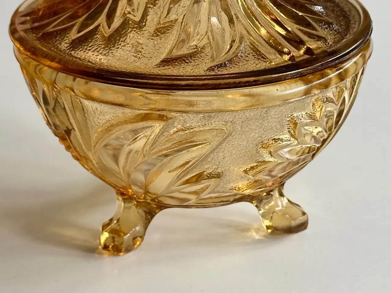 Billede 3 - Lågkrukke, ravfarvet glas