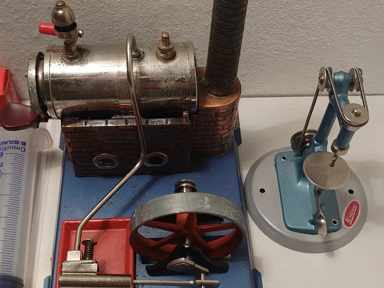 Billede 3 - Wilesco dampmaskine D6+M51 boremaskine mm.