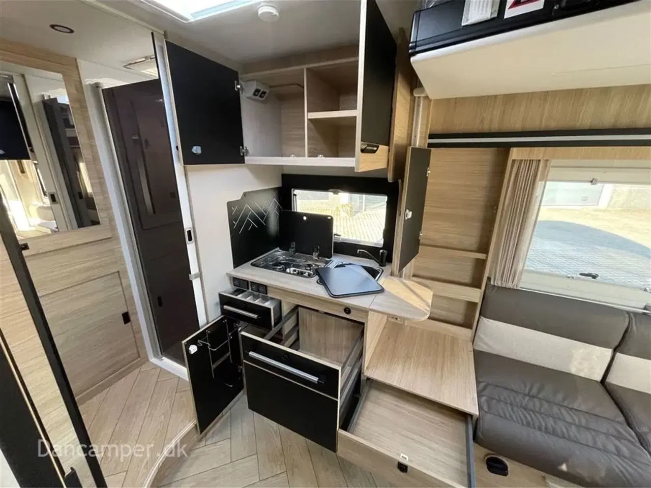 Billede 32 - 2026 - Chausson 630 Titanium Line   Ford Chausson 630 Titanium Line. 165 HK og 8-trins automat gear. Adaptiv fartpilot. Artic-pakke.