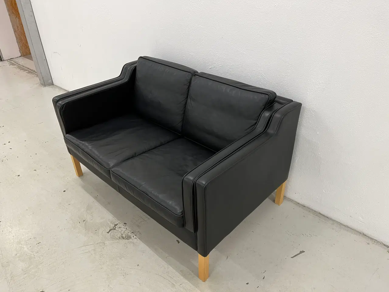 Billede 5 - Stouby Eva 2 Oers.Sofa i sort semianilin læder.