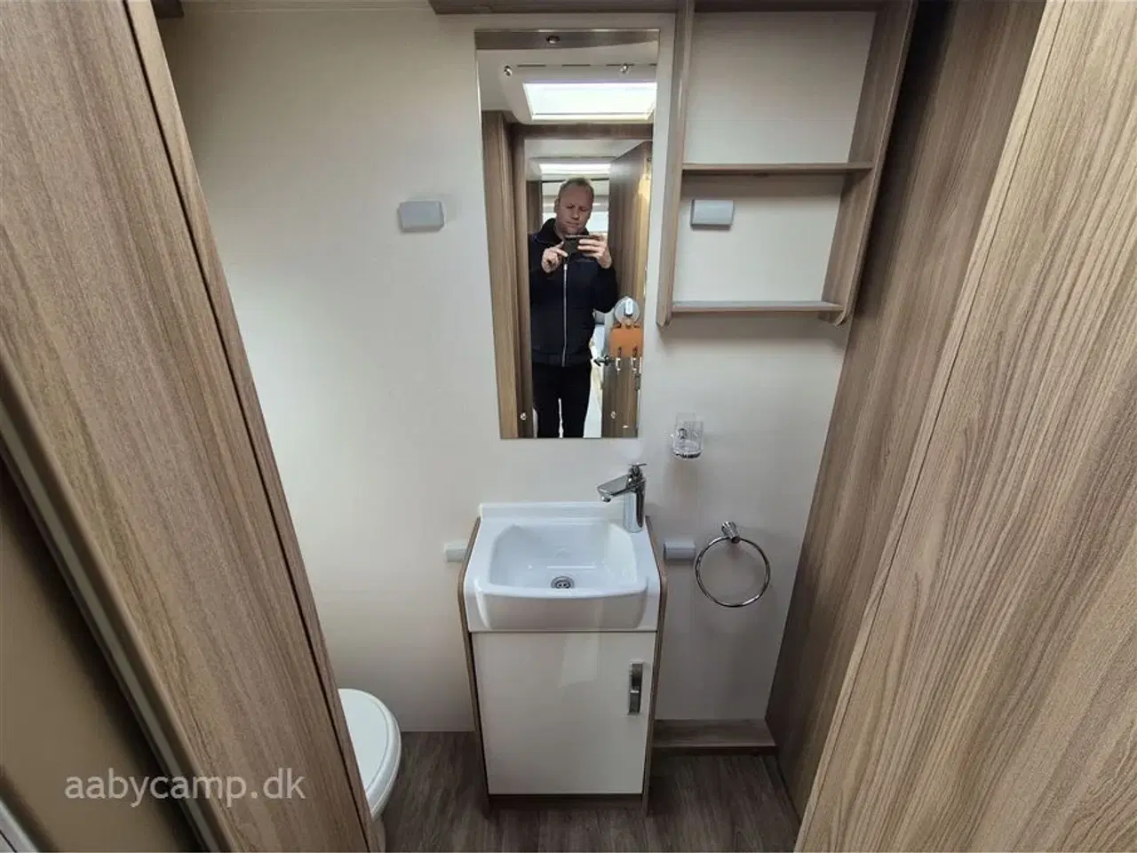 Billede 16 - 2022 - Sprite Mondial 490 Enkelt senge. markise. Isabella Capri fortelt. Mover. Batteri. gasalarm. cykelstativ.