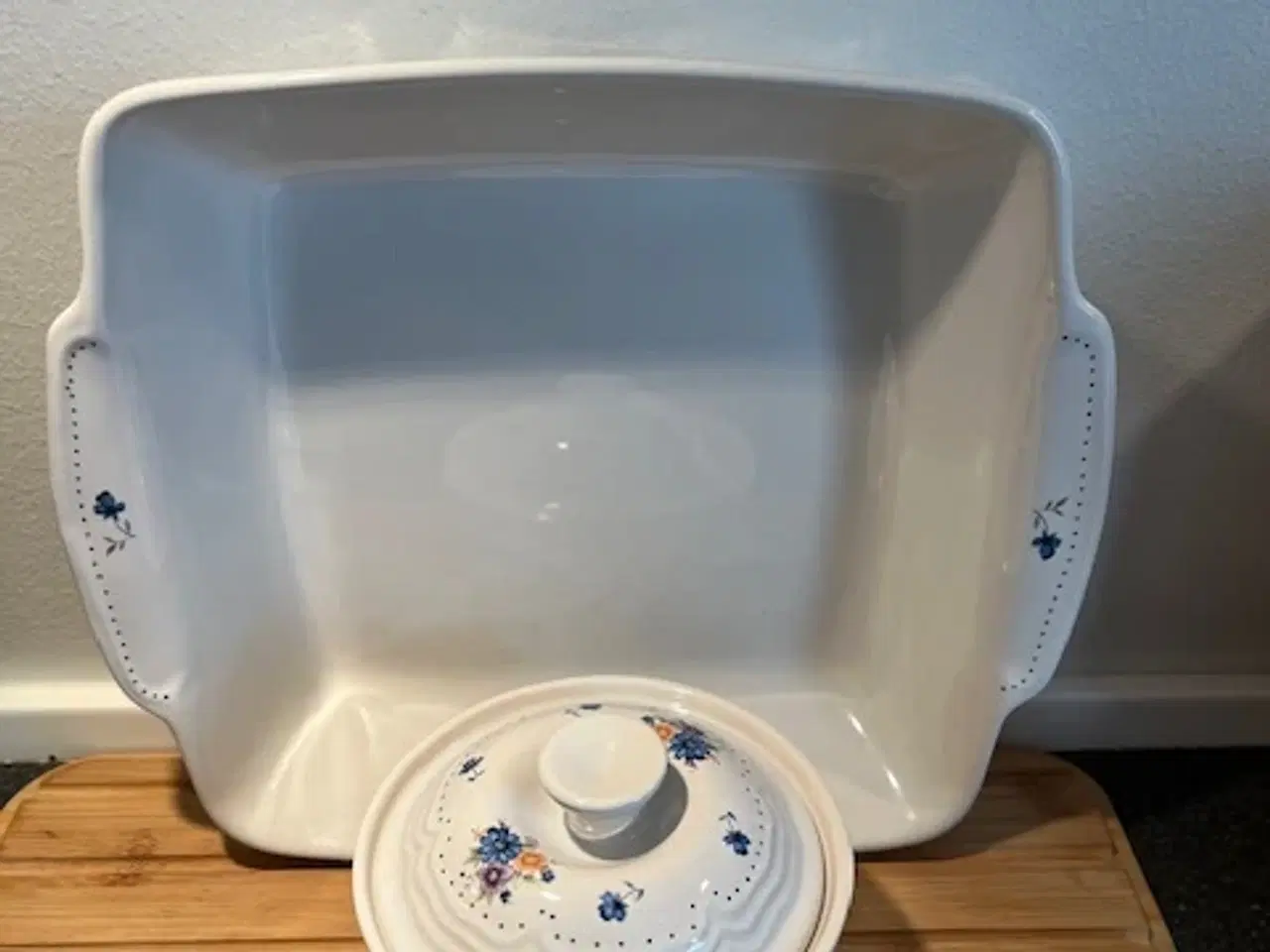 Billede 2 - Vintage ovnfast fad+lågkrukke "Provincial Bouquet"