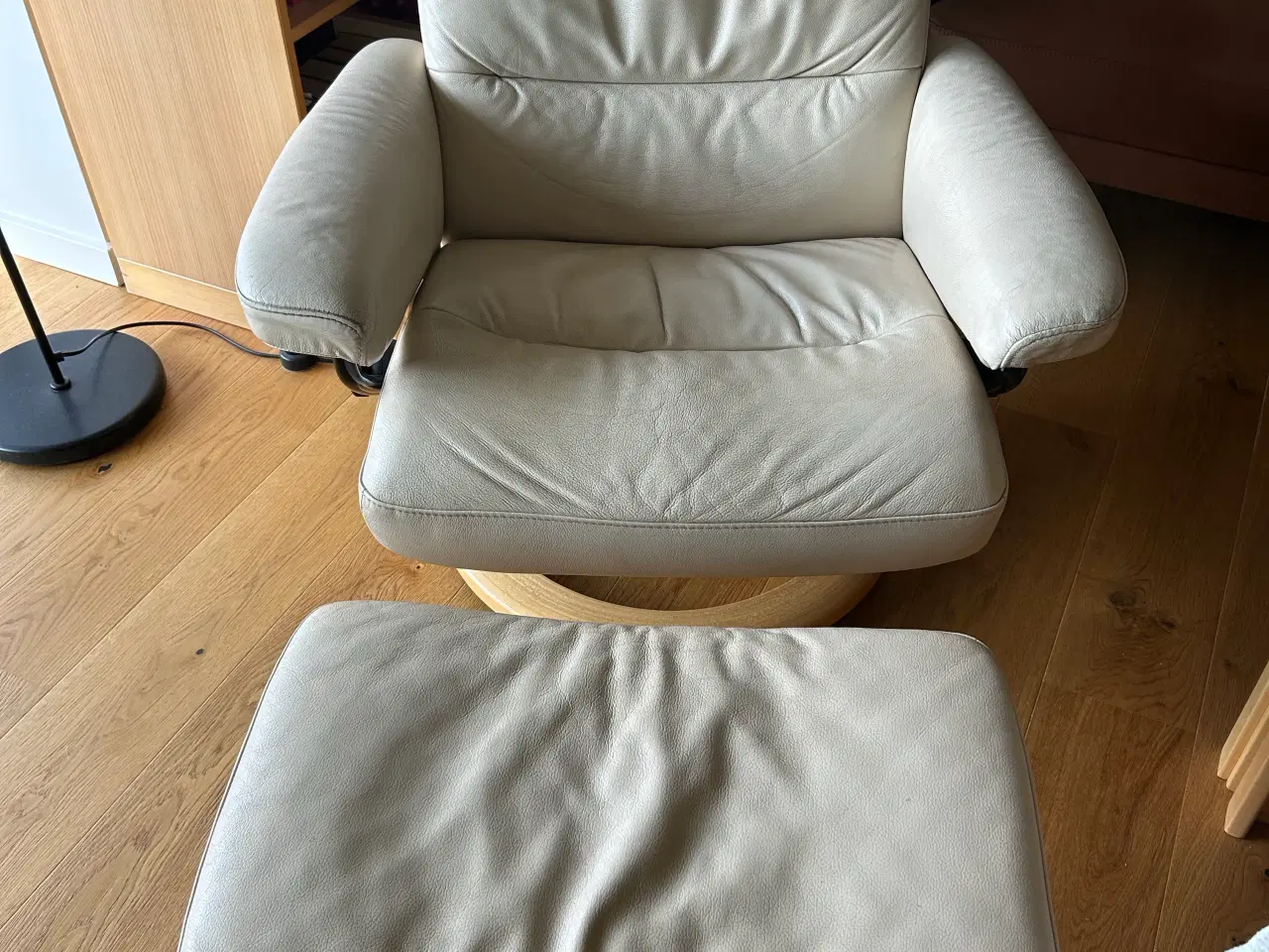 Billede 4 - Velholdte stressless stole med skammel