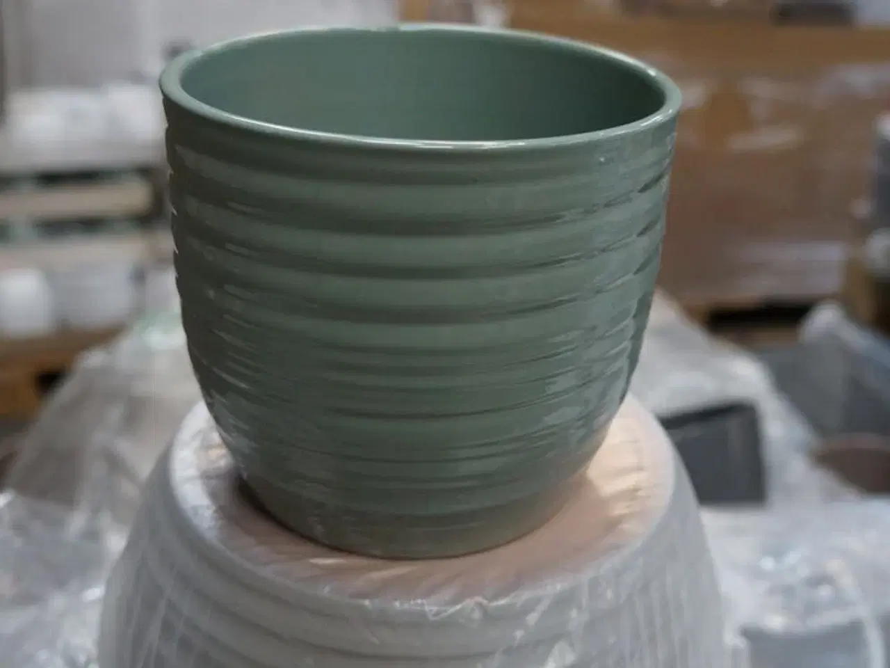 Billede 2 - Palle med diverse potter