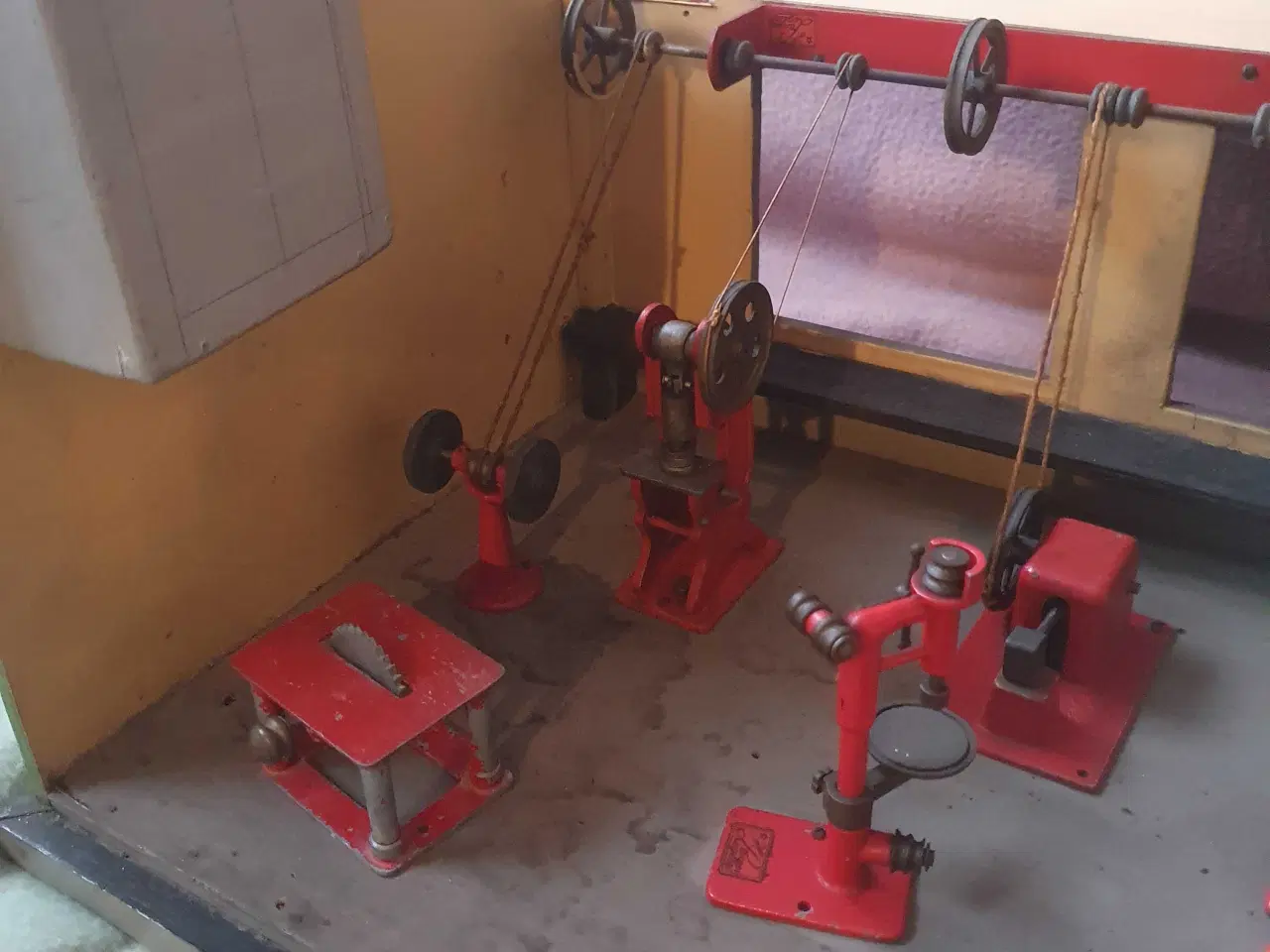 Billede 4 - Gammel miniature maskinfabrik