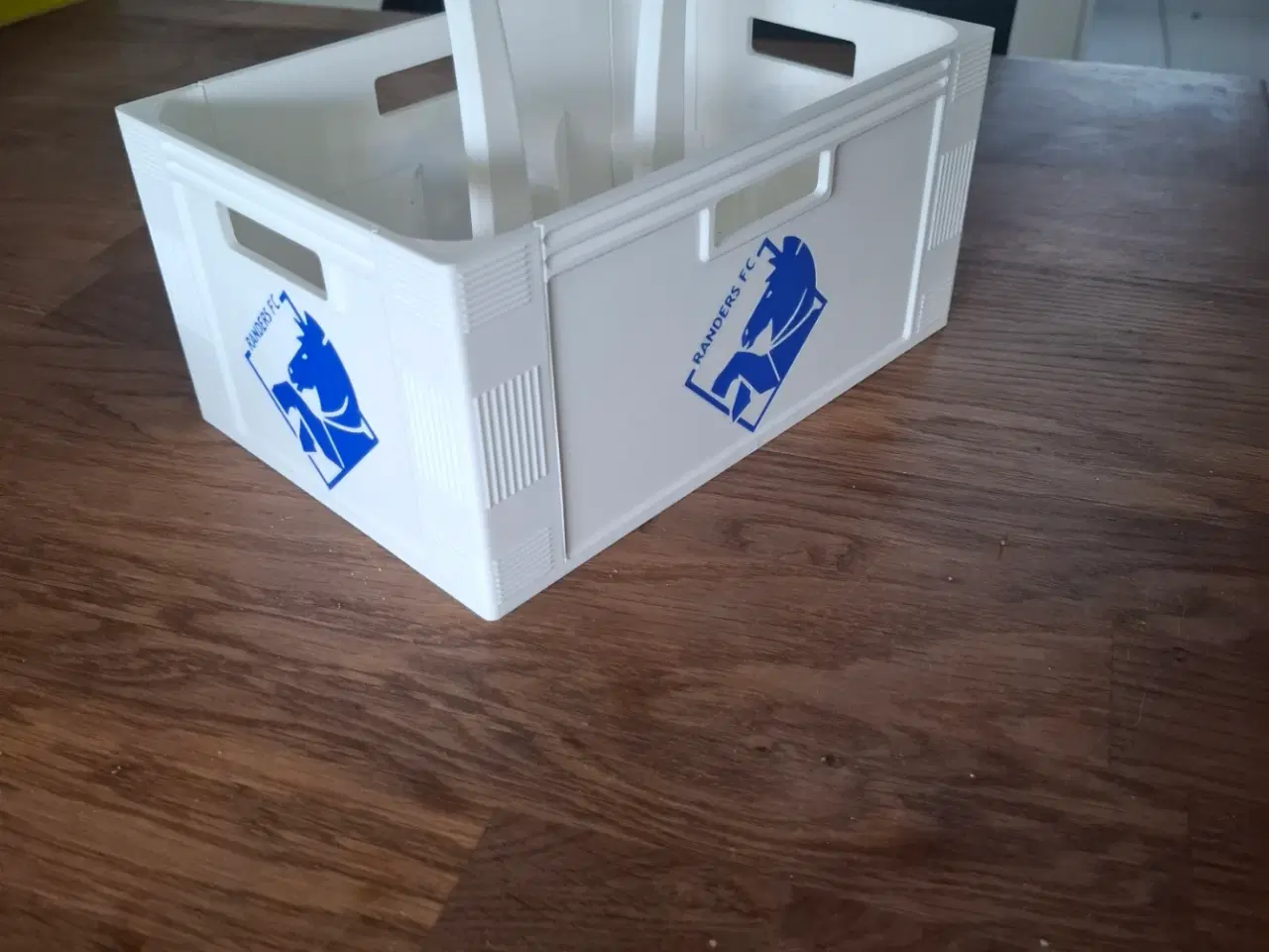 Billede 19 - Sodavandskasser 6 stk dåser