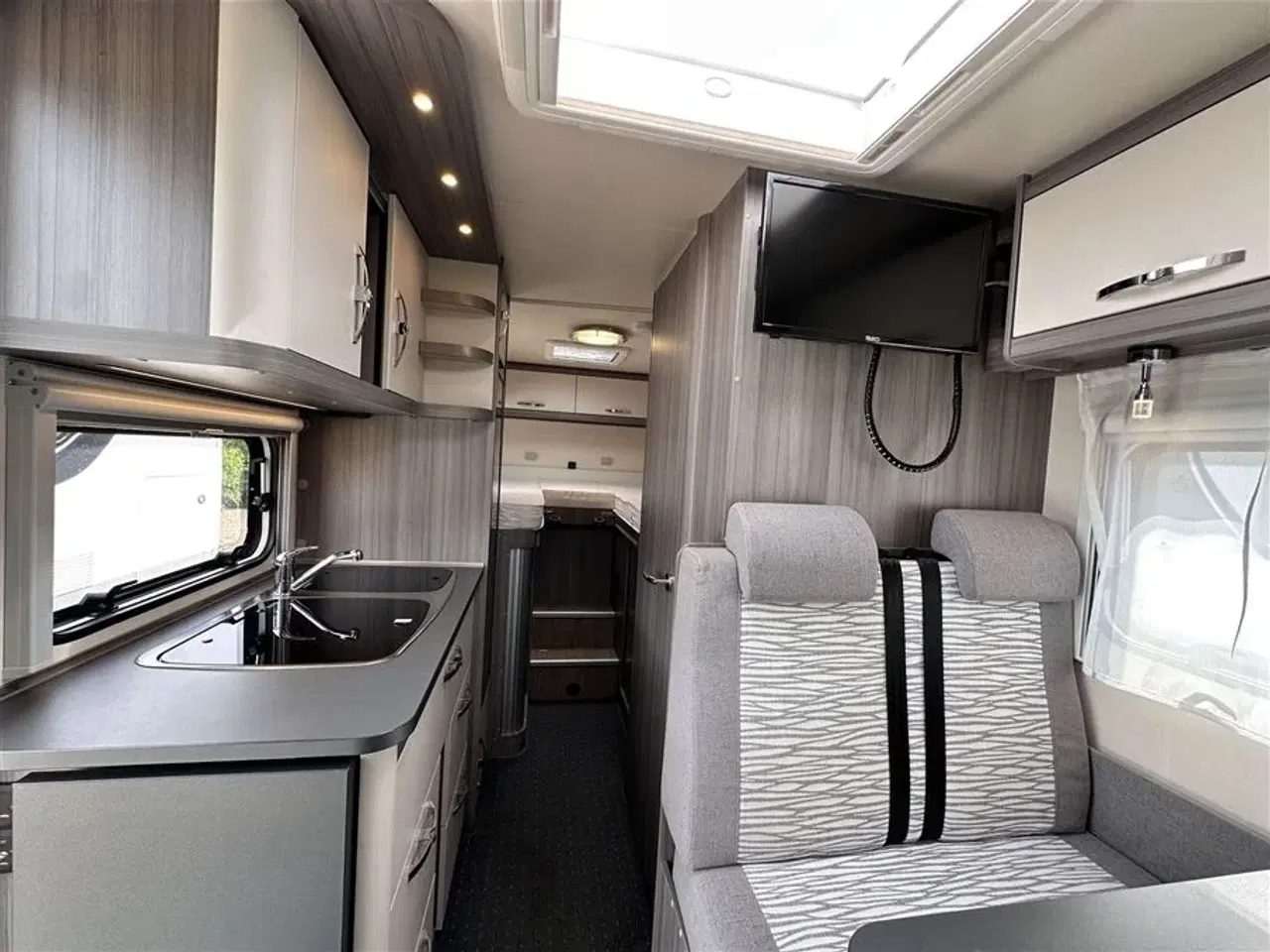 Billede 4 - 2022 - Hobby Ontour Edition V65 GE   Super velholdt enkeltsenges camper