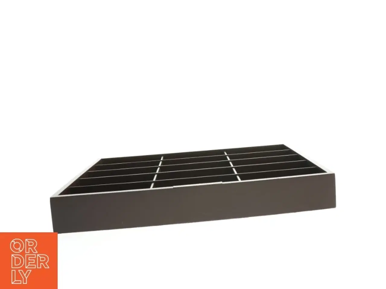Billede 3 - 2 stk. Vægmonteret opbevaringsbakke fra Dinky Toys (str. 41 x 32 cm. 2 styk)