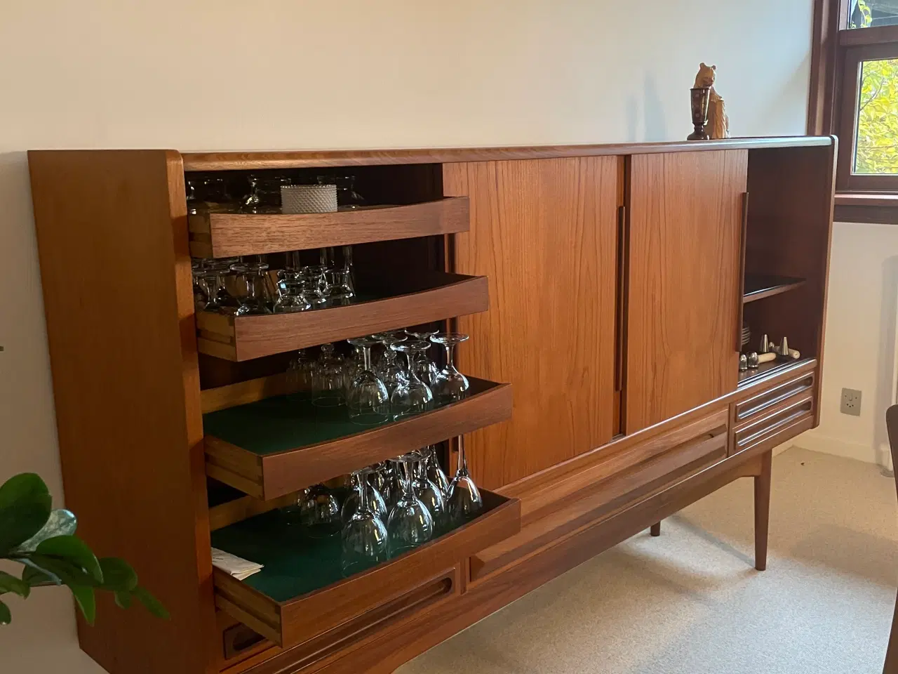 Billede 7 - Dækketøjsskab med hylder og skuffer 