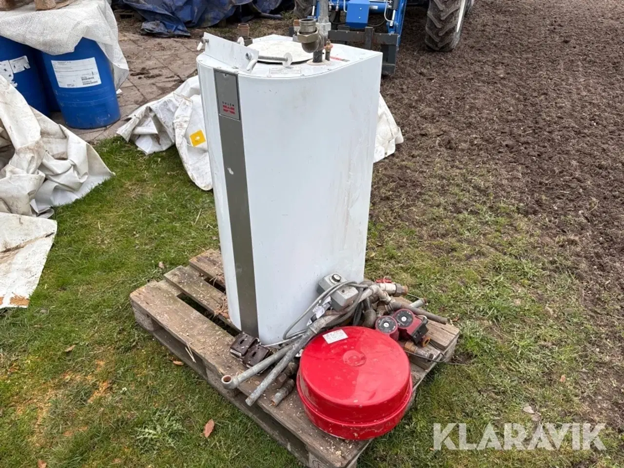 Billede 1 - Varmtvandsbeholder med cirkulationspumper og ekspansionsbeholder Methro Therm, Grundfos og Varem