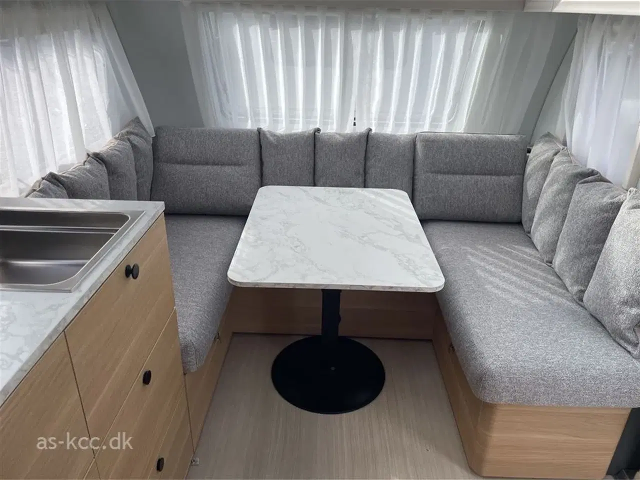 Billede 11 - 2026 - Adria Adora 572 UT   Adria Adora 572 UT Årg, 2026 4 sovepladser, 5 siddepladser
