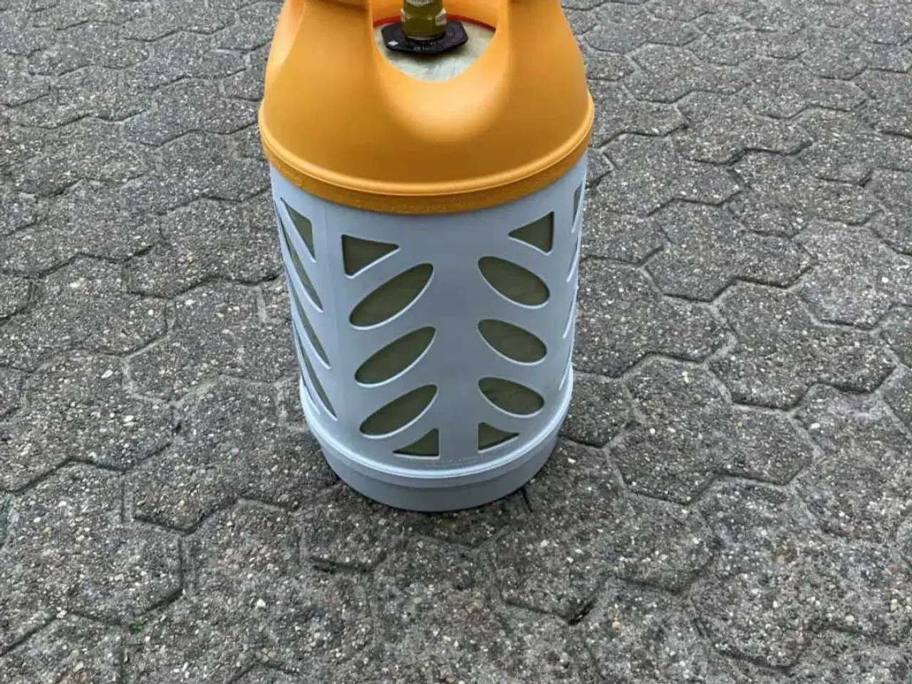 Billede 1 - 4 stk fyldte 10kg letvægts Gasflasker 