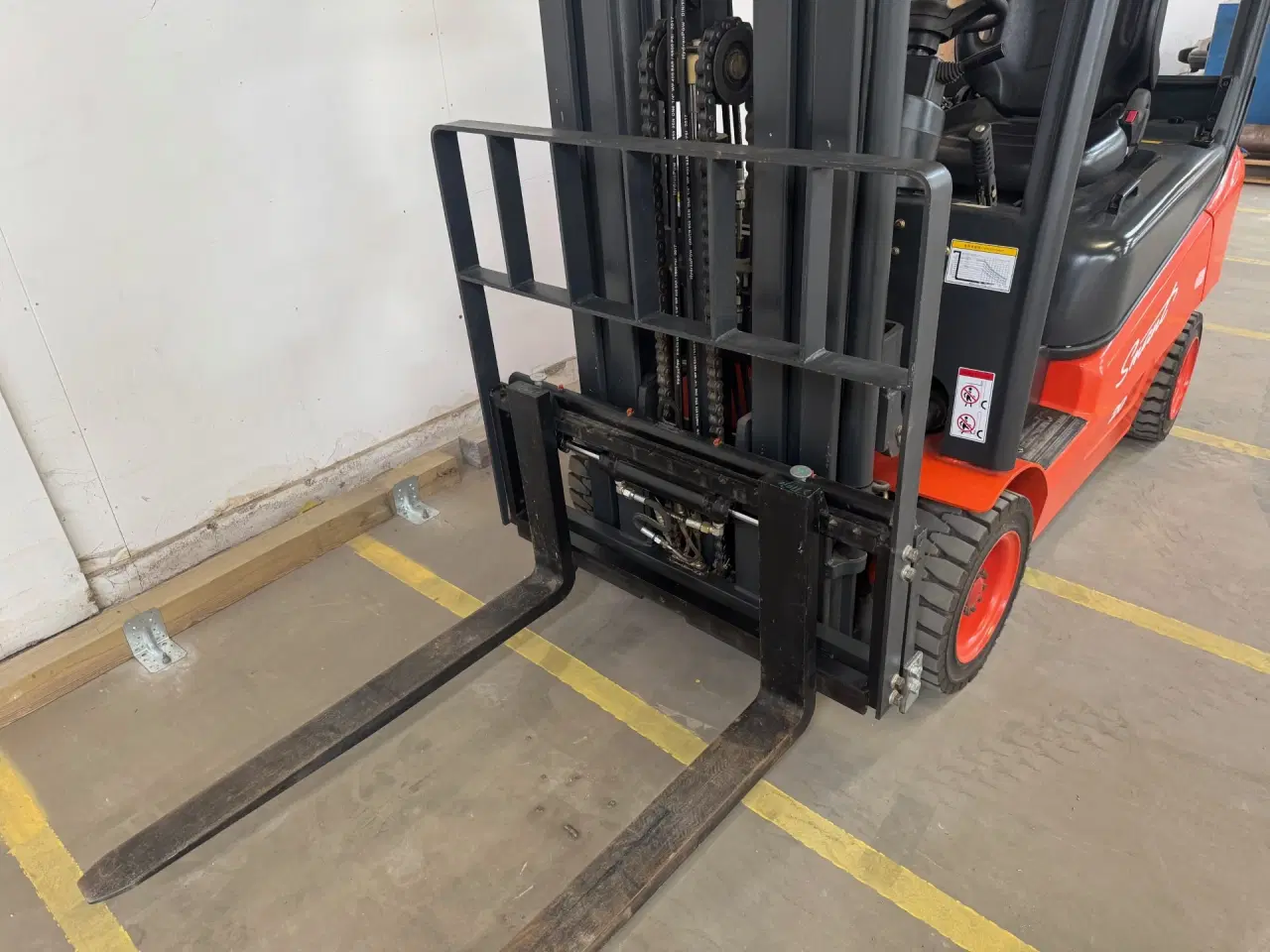 Billede 5 - Eltruck, 2 tons kapacitet. Næsten som ny.