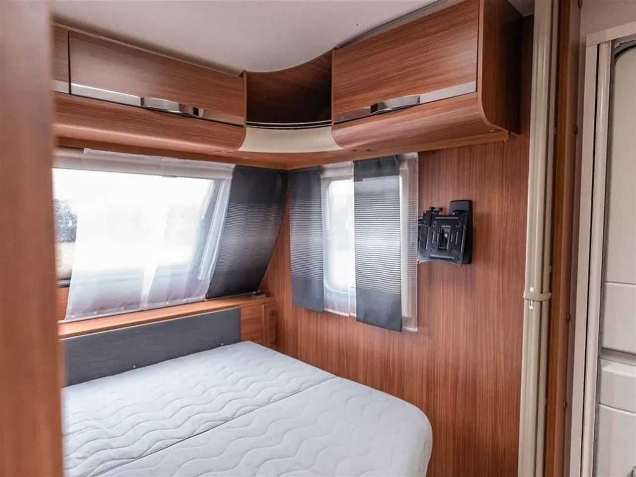 Billede 51 - 2013 - Adria Adora 563 PT   Rigtig fin vogn med køjer og dobbeltseng