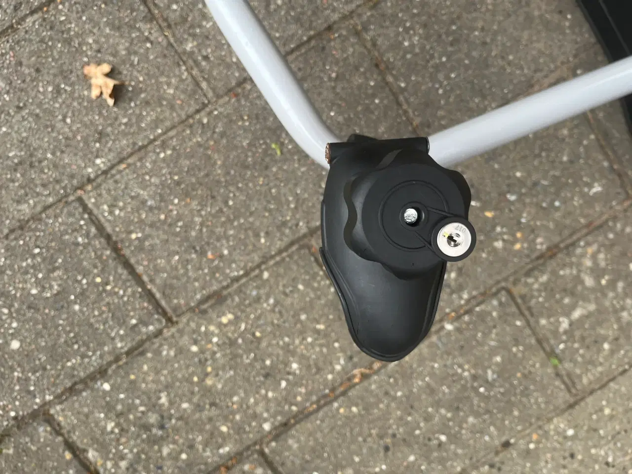 Billede 11 - BRANFORD - Cykelholder til 2 cykler med nøgler 