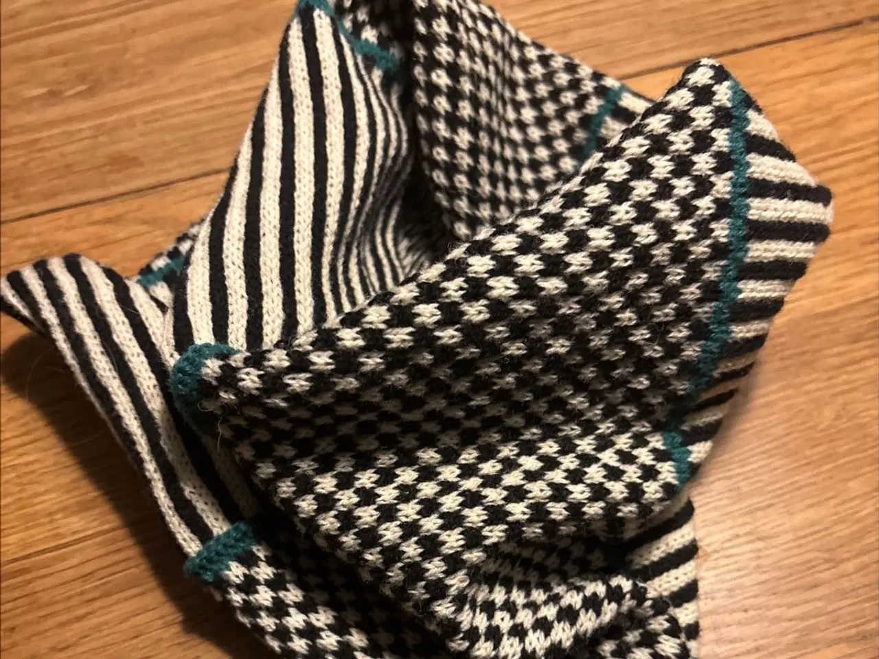 Billede 1 - Halsedisse/halsrør/hue