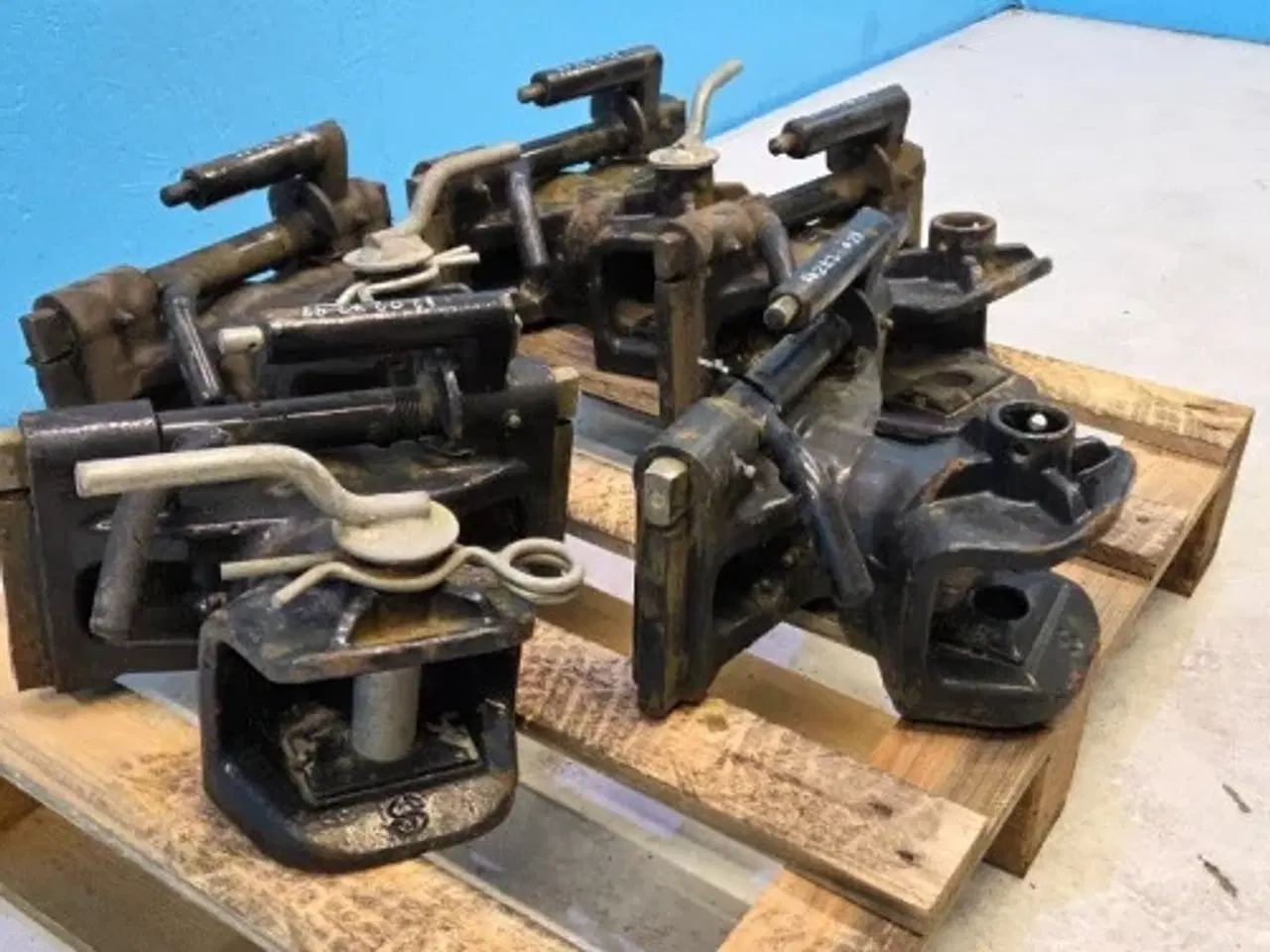 Billede 8 - New Holland T7.175 Hitch 82027298  5Stk