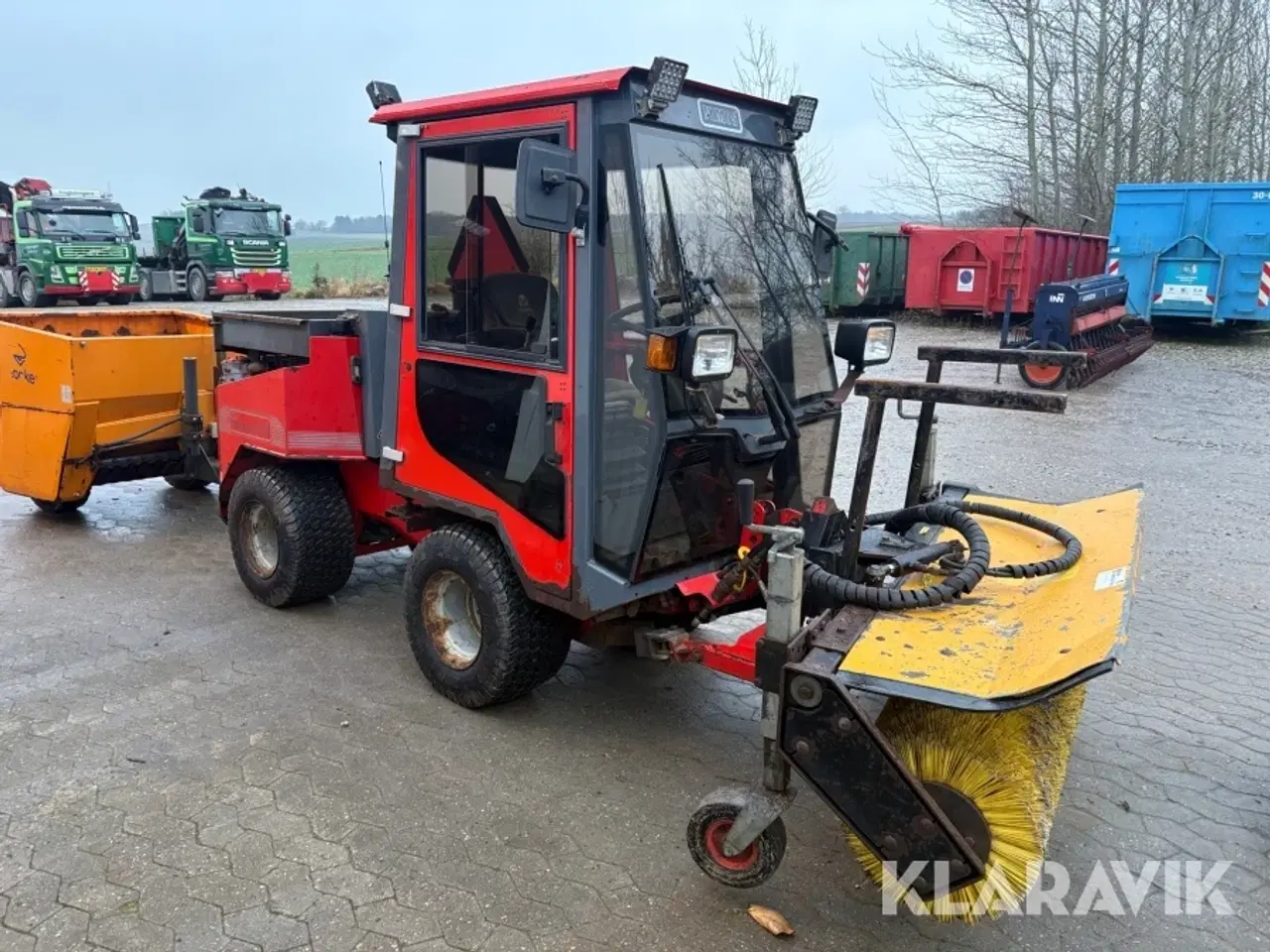 Billede 3 - Redskabsbærer Nimos Dm-trac 204 comfort med fejekost, saltspreder og sneblad