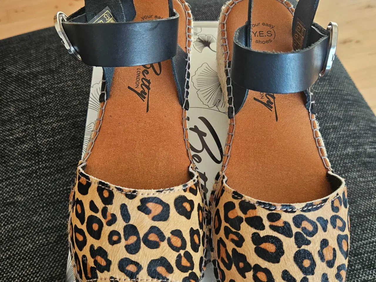 Billede 1 - FLOTTE NYE UBRUGTE SANDALER