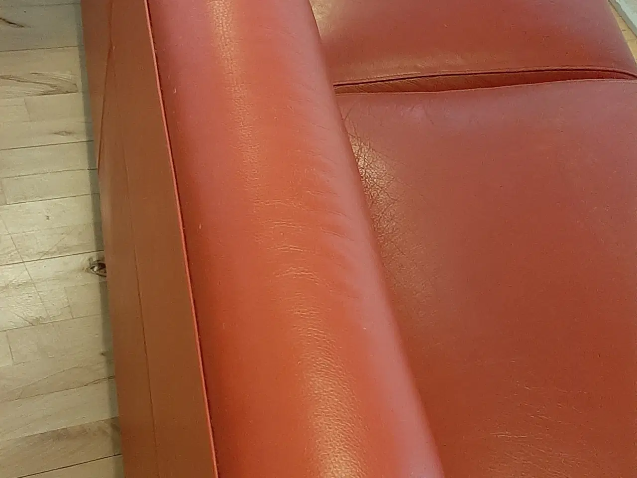 Billede 2 - Sofa i rød 