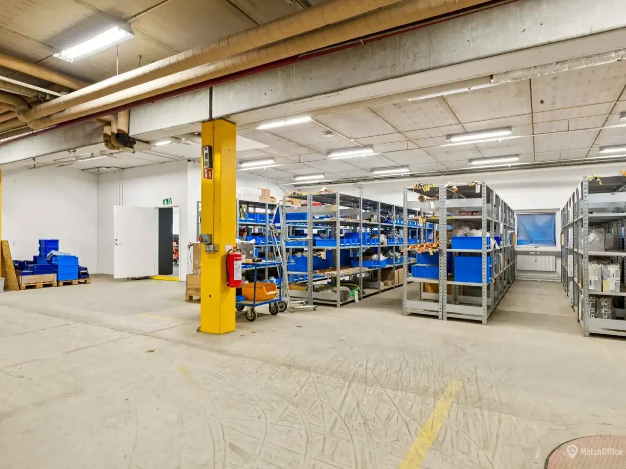 Billede 12 - Effektiv last mile-løsning med lyst kontorafsnit