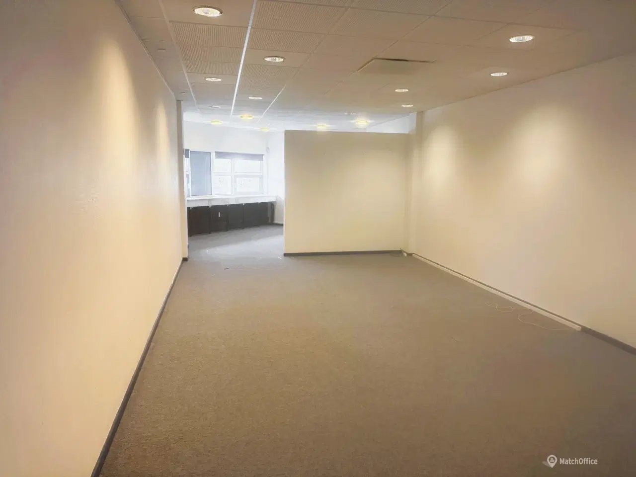 Billede 5 - Kontor med adgang til køkken og toiletter