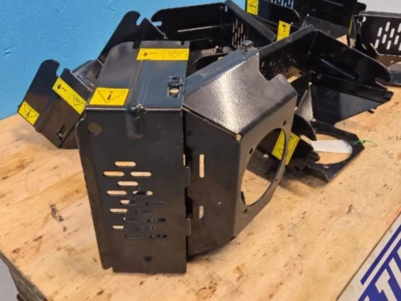 Billede 8 - New Holland T4.75 Pto Afskærmning 47798269  6Stk