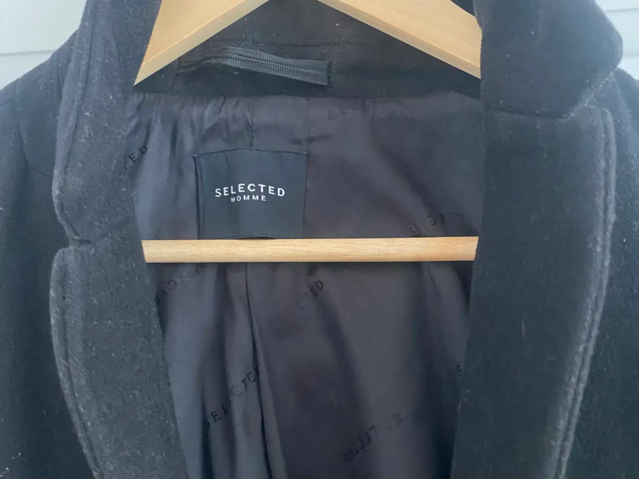 Billede 2 - Sort frakke af uld Herre str L 