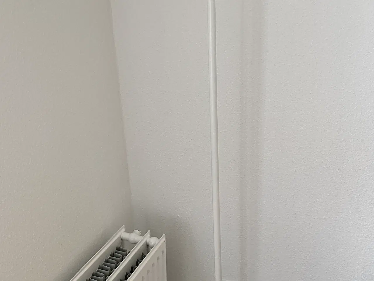 Billede 1 - Hvid standerlampe