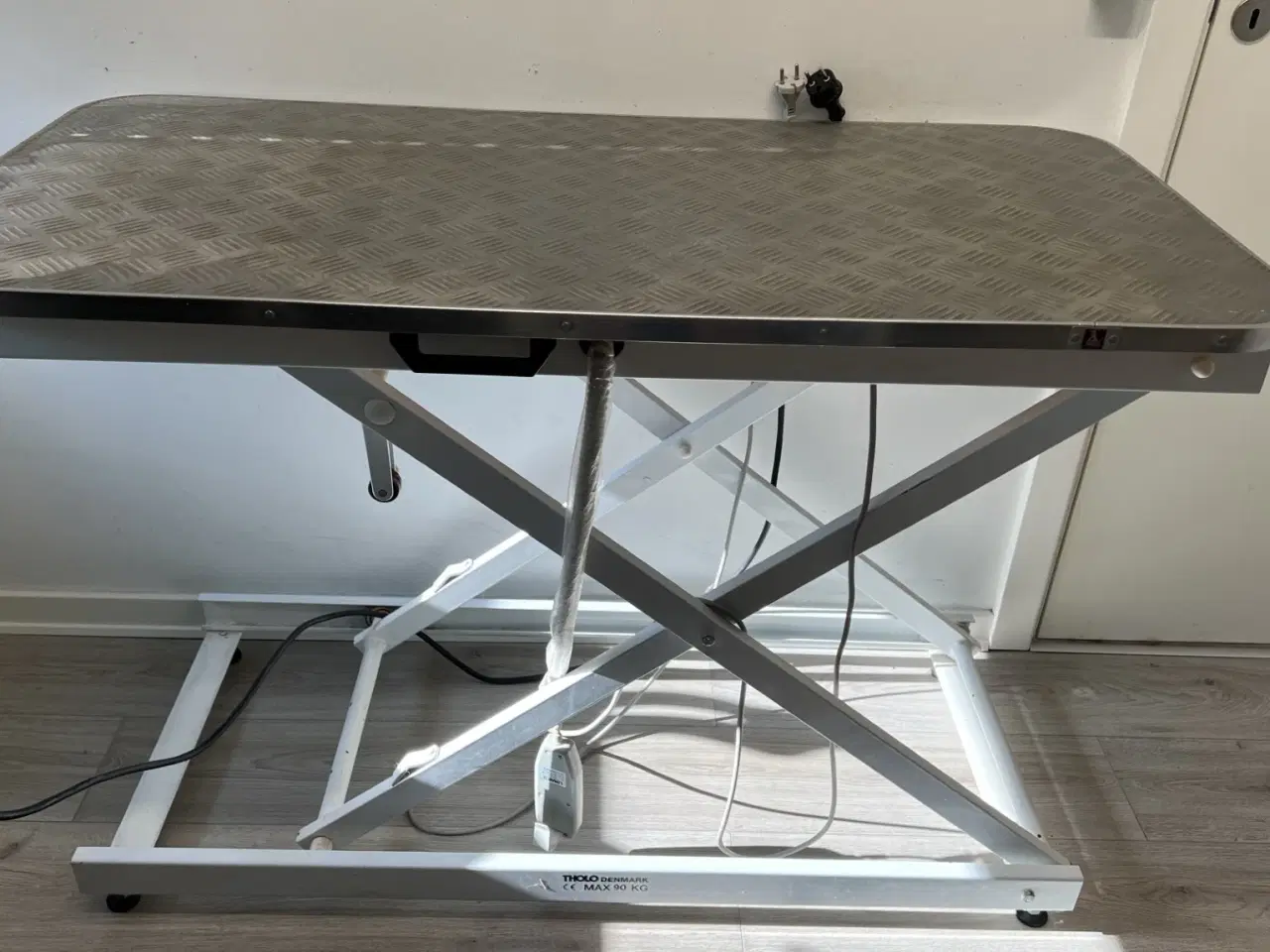 Billede 2 - Trimmebord Elektrisk