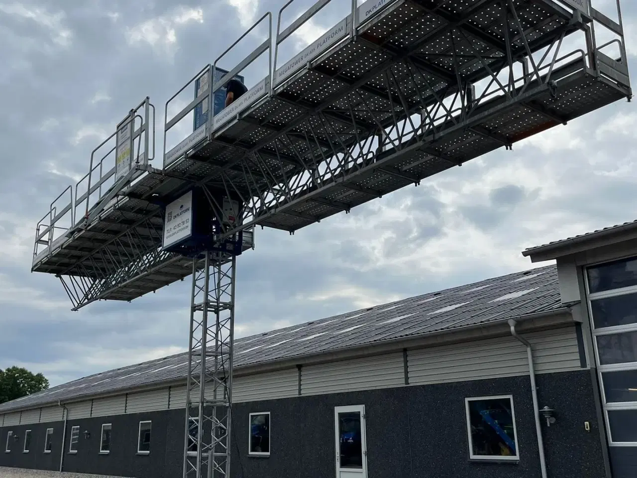 Billede 19 - Manitou Mandskabskurv arbejdsplatformen, Byggeelevatorer, mastklatreplatforme, byggehejs, Climber, buildclimber