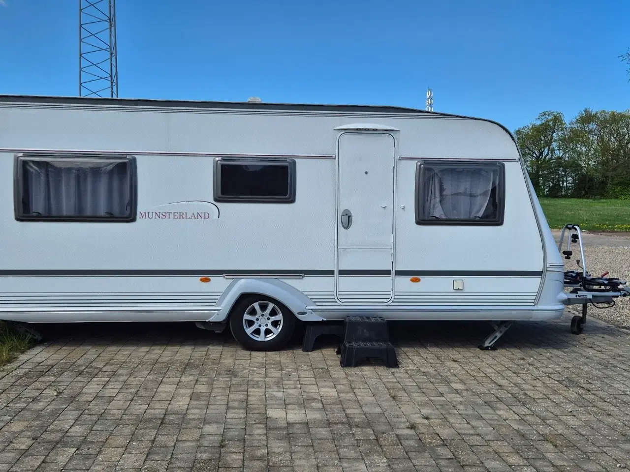 Billede 1 - SKARP PRIS: LMC 565 m. Queensbed & nysynet! 🚐💨