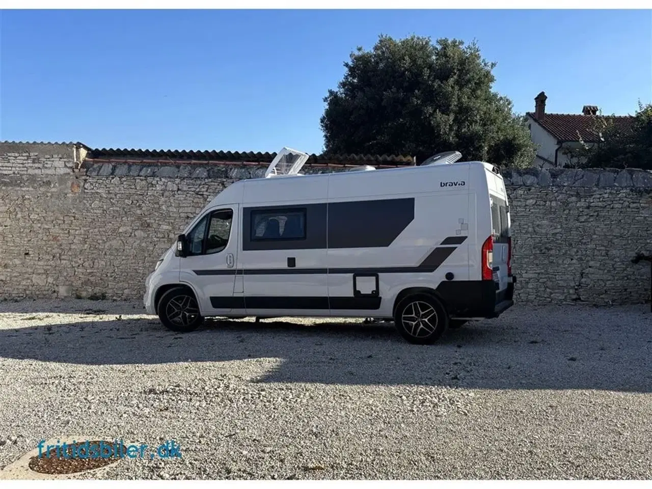 Billede 2 - 2023 - Bravia 599 140 Hk Trend   Bravia 599 Trend med en masse udstyr som man normalt ikke ser i en campervan