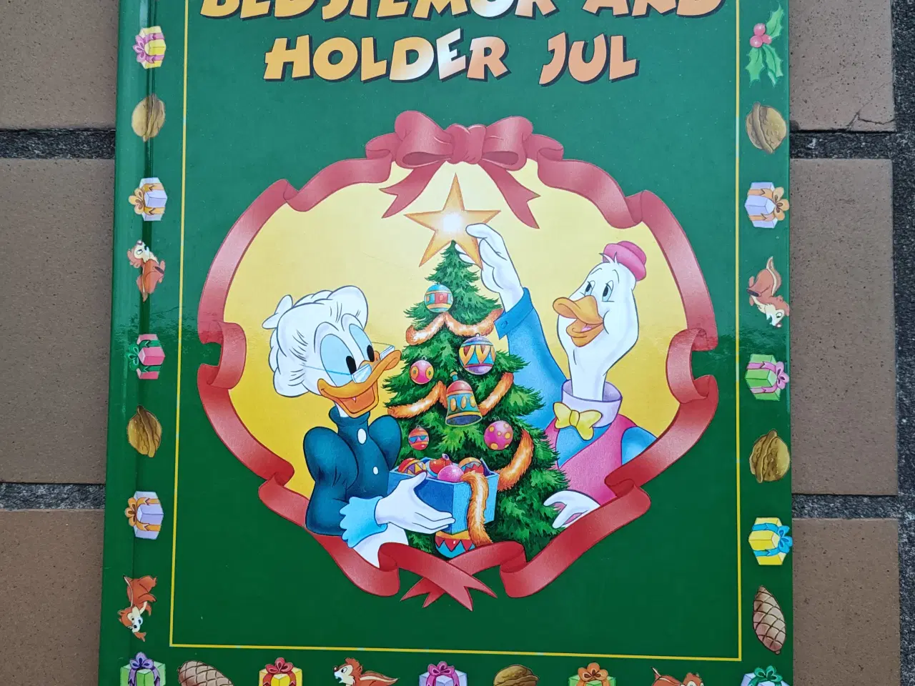 Billede 1 - Disneys Bedstemor And holder jul BOG fra 1995
