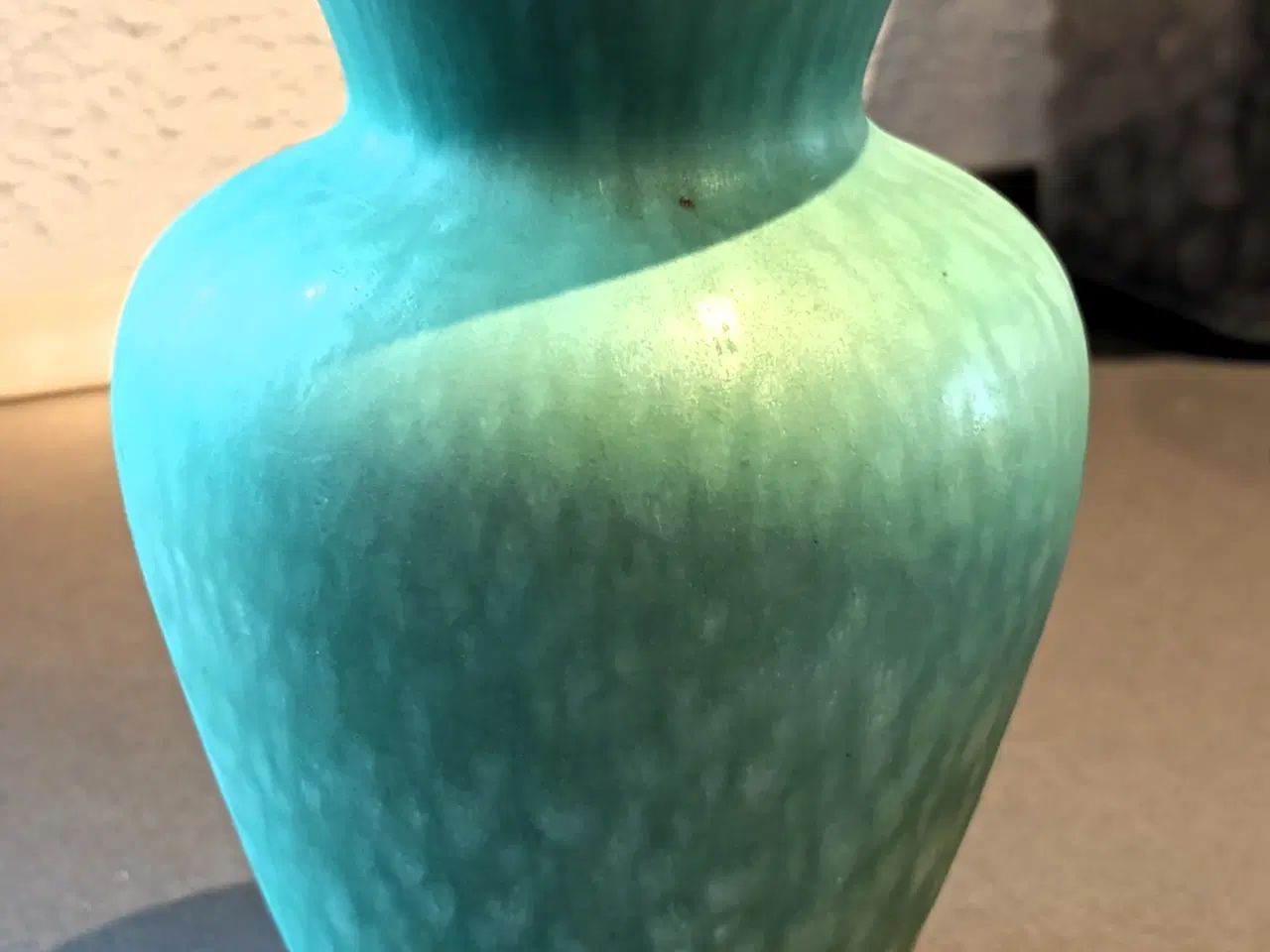 Billede 3 - Turkis Vase m blommeglasur