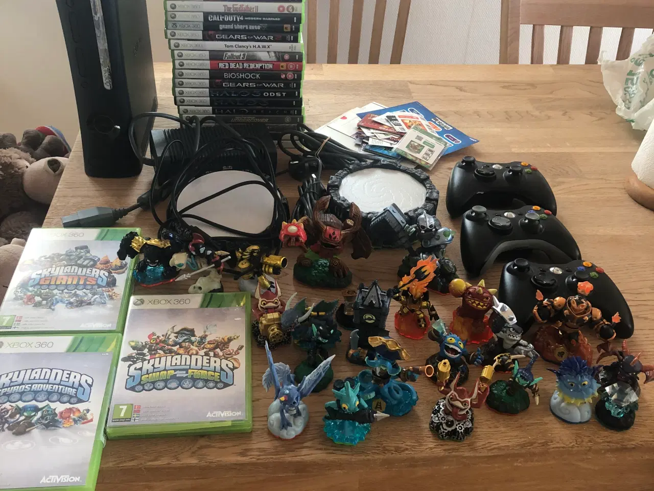 Billede 1 - Xbox 360 med spil og skylanders