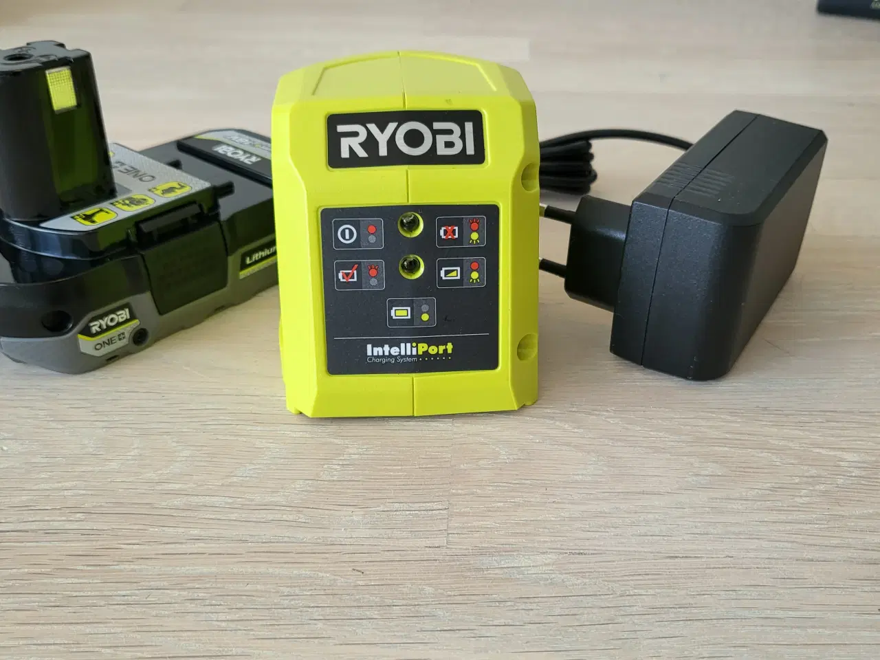 Billede 2 - Ryobi 18v 2ah Batteri med oplader