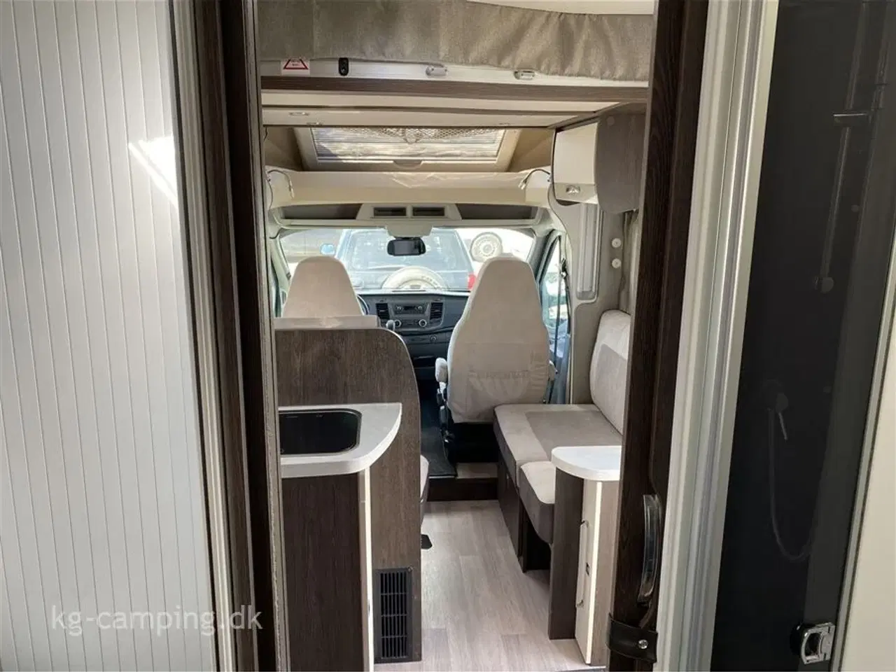 Billede 17 - 2020 - Benimar Tessoro 463   Velholdt autocamper med sænkeseng