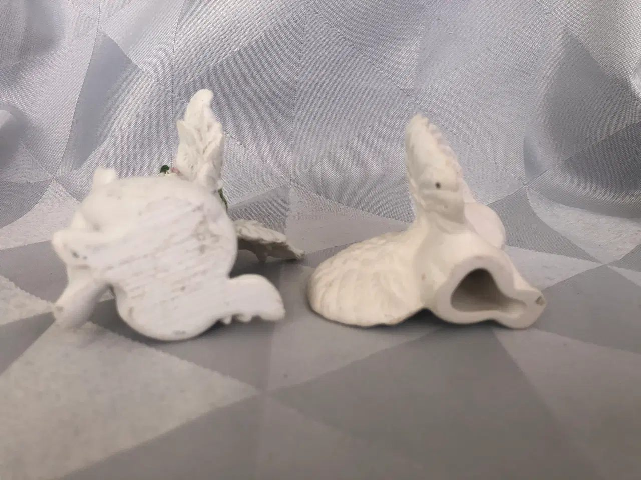 Billede 13 - To forskellige keramik engle figurer 
