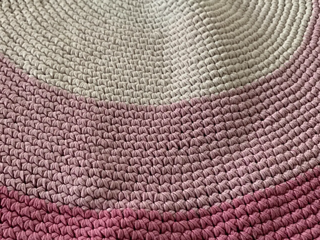 Billede 3 - Hæklet tæppe fra Sebra 