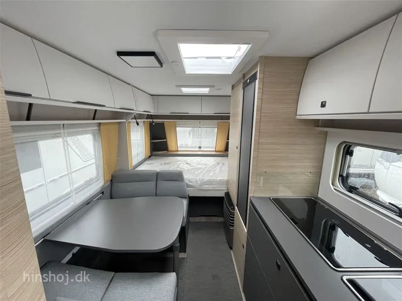 Billede 13 - 2023 - Fendt Apero 495 SKM   Fendt med tværvendt dobbeltseng og Køjer fra Hinshøj Caravan A/S