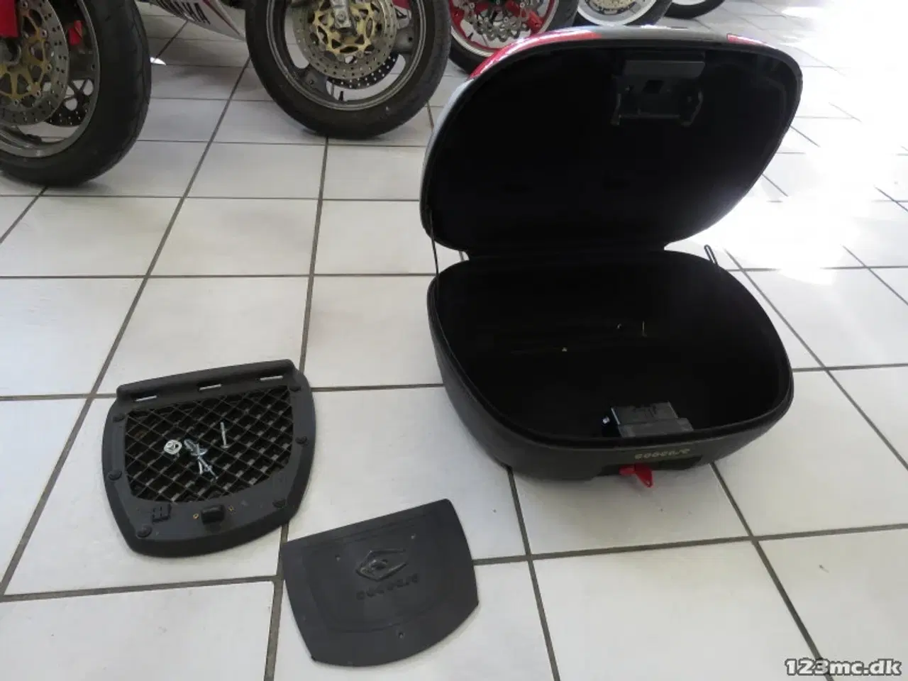 Billede 1 - Topboks m. topplade, Astra 48 L